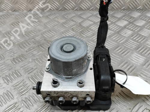 Used ABS pump MERCEDES-BENZ CLA Coupe (C117) CLA 180 (117.342) (122 hp) 25217154
