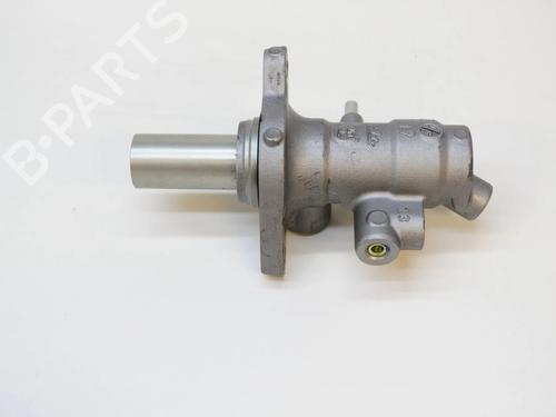 Used Brake master cylinder Brake master cylinder MERCEDES-BENZ CLS (C218) CLS 220 BlueTEC / d (218.301) (170 hp) 33368815 33368815
