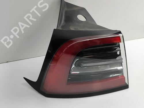 Left taillight TESLA MODEL Y (5YJY) EV Performance All-wheel Drive | BP33370881C34 - Image 2