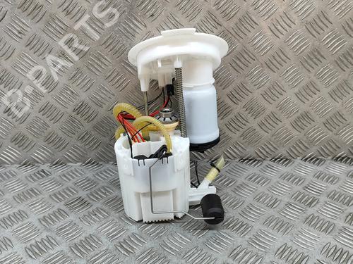 Used Fuel pump BMW 4 Coupe (F32, F82) M4 (431 hp) 18314094