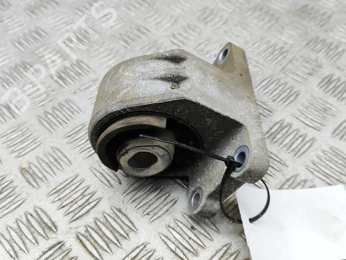 Used Gearbox mount Gearbox mount LAND ROVER RANGE ROVER SPORT II (L494) 3.0 SDV6 4x4 (306 hp) 32973244 32973244
