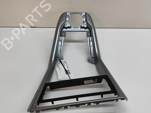 Used Middle console Middle console VW T-ROC (A11, D11) 1.5 TSI (150 hp) 27532588 27532588