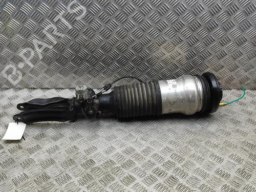Used Right front shock absorber Right front shock absorber PORSCHE MACAN (XAB) 4S Electric 4 (XABDC1) (517 hp) 33433082 33433082
