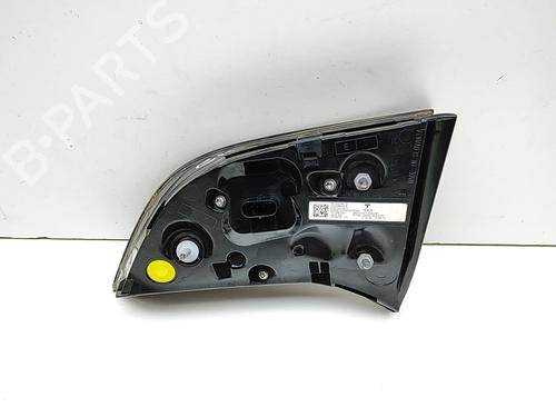 Left tailgate light TESLA MODEL Y (5YJY) Long Range All-wheel Drive | BP38565504C79 - Image 2