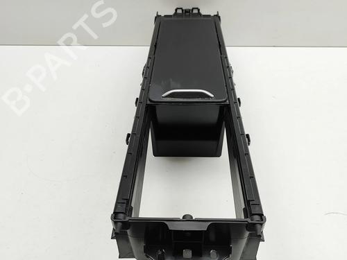 Used Cup/Object holder Cup/Object holder LAND ROVER DISCOVERY V (L462) D300 MHEV 4x4 (300 hp) 33390253 33390253