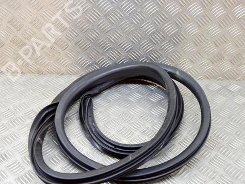 Used Rubber door seal VOLVO XC60 I SUV (156) D4 (181 hp) 14644374