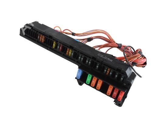 Used Fuse box BMW 6 Convertible (E64) 635 d (286 hp) 30240905