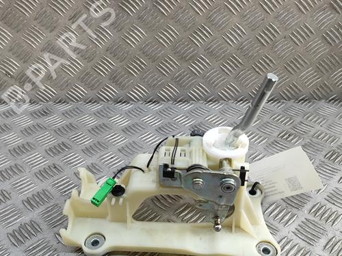 Used Gear lever VOLVO V60 II (225) D3 (150 hp) 27795496