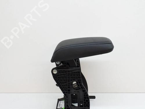 Bracciolo centrale SKODA KAROQ (NU7, ND7) 1.5 TSI (150 hp) 10673285