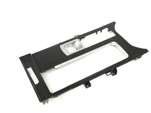 Used Middle console Middle console LAND ROVER RANGE ROVER SPORT II (L494) 3.0 SDV6 4x4 (306 hp) 33351044 33351044