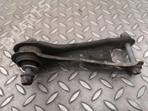 Venstre bagtil bærearm MERCEDES-BENZ A-CLASS (W177) A 200 (177.087) (163 hp) 30253235