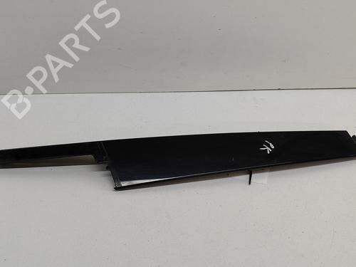 Door moulding trim LAND ROVER RANGE ROVER VELAR (L560) 2.0 D180 TD4 4x4 J8A220555A