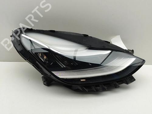 Used Right headlight TESLA MODEL 3 (5YJ3) EV Performance AWD (462 hp) 28028473