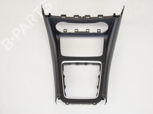 Console centrale MERCEDES-BENZ A-CLASS (W176) A 160 (176.041) (102 hp) 29920860