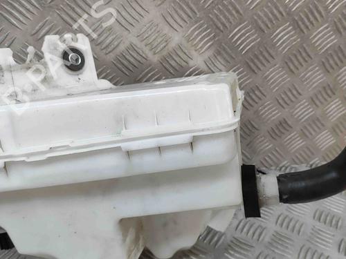 Windscreen washer tank VOLVO XC60 II (246) D4 | BP28552633C113 