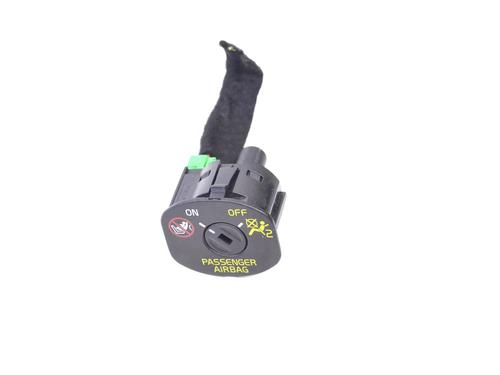 Used Switch VOLVO V40 Hatchback (525) D2 (114 hp) 30267031