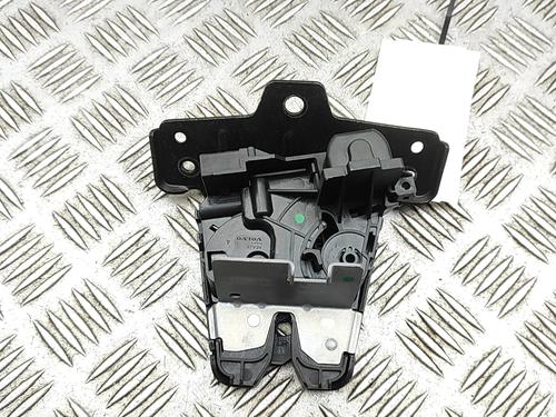 Used Tailgate lock Tailgate lock VOLVO XC90 II (256) B5 Mild Hybrid AWD (250 hp) 33385418 33385418