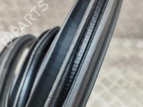 Rubber door seal TESLA MODEL Y (5YJY) EV Performance All-wheel Drive | BP30394175C142