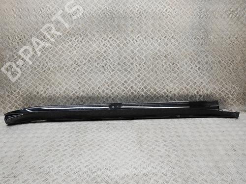 Used Right sideskirt Right sideskirt 38730641 38730641