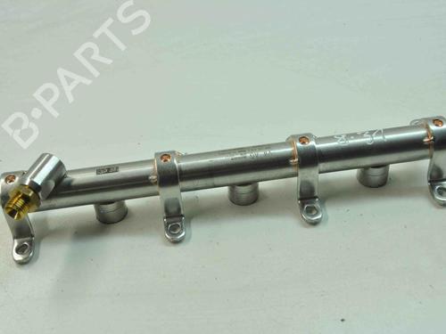 Rail D'Injecteurs VW PASSAT B8 (3G2, CB2) 1.4 TSI (150 hp) 30212427