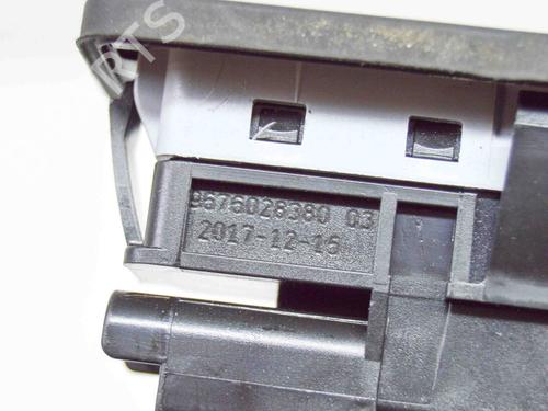 Tailgate handle PEUGEOT 3008 II SUV (MC_, MR_, MJ_, M4_) 1.6 THP 165 (M45GYW, M45GZW, M45GYV) | BP11252480C132 