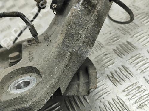 Left front steering knuckle MASERATI LEVANTE SUV (M161) 3.0 D Q4 | BP26710640M25