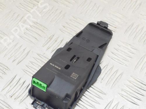 Used Electronic module VOLVO XC60 I SUV (156) D5 AWD (215 hp) 6740613