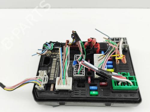 Used Fuse box Fuse box 39472900 39472900