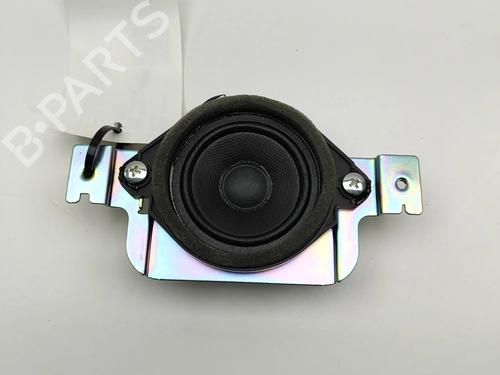 speaker-nissan-juke-f16_-2019-27794459 main image