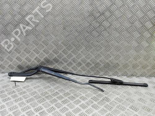 Used Front windshield wiper arm Front windshield wiper arm SMART FORTWO Coupe (453) electric drive / EQ (453.391) (56 hp) 33384528 33384528
