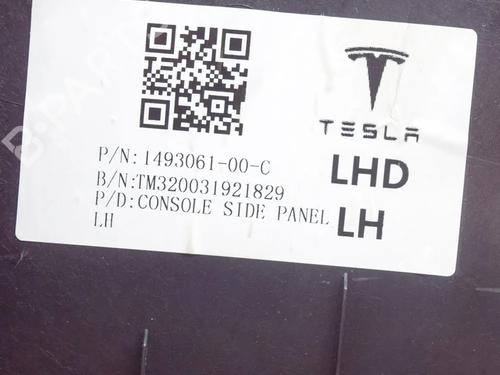 Mittelkonsole TESLA MODEL Y (5YJY) EV Performance All-wheel Drive | BP28547783I22 