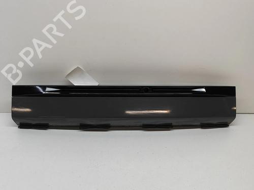 Used Tailgate trim Tailgate trim PEUGEOT 2008 II (UD_, US_, UY_, UJ_, UR_, UC_) 1.2 PureTech 130 (USHNS, URHNS) (130 hp) 33369048 33369048