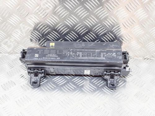 Used Fuse box TESLA MODEL S (5YJS) 75 (388 hp) 7798439