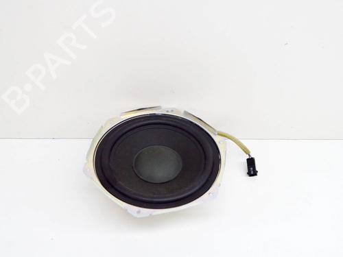 speakers-tesla-model-s-5yjs-85-100483307a-2012-11681890 main image