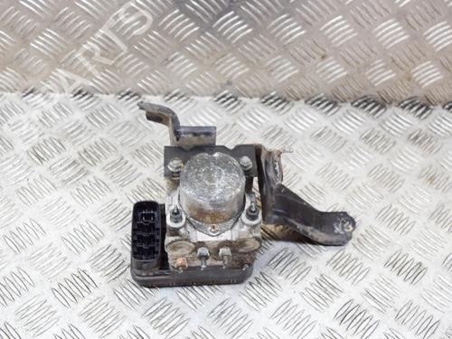 Used ABS pump TOYOTA RAV 4 II (_A2_) 2.0 4WD (ACA21, ACA20) (150 hp) 9511238