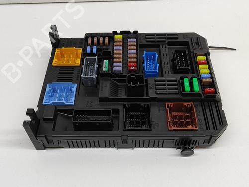 Fuse box PEUGEOT 3008 II SUV (MC_, MR_, MJ_, M4_) 1.2 THP/ PureTech 130 (MRHNSM, MRHNSU, MRHNSJ, MRHNYW,... | BP16536218E1