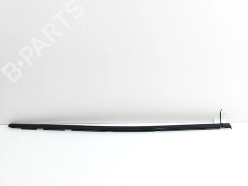 Used Door moulding trim Door moulding trim PEUGEOT 2008 II (UD_, US_, UY_, UJ_, UR_, UC_) e-2008 (UKZKXZ) (136 hp) 27778384 27778384