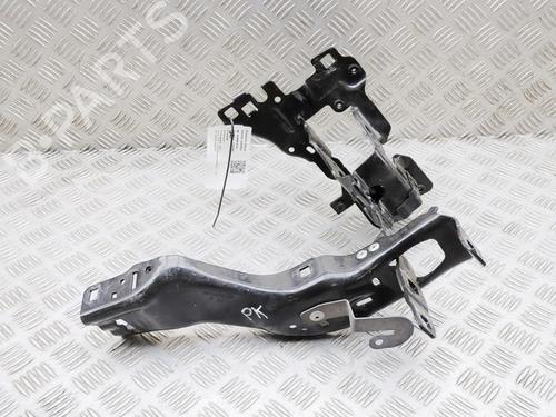 Used Left headlight support Left headlight support BMW 5 (G30, F90) 520 i (184 hp) 39958358 39958358