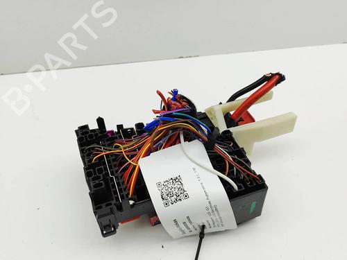 Used Fuse box Fuse box 39575597 39575597