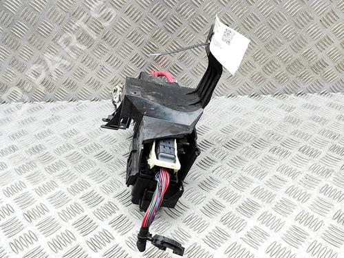 Fuse box TESLA MODEL X (5YJX) P90D AWD | BP36470588E1 - Image 2