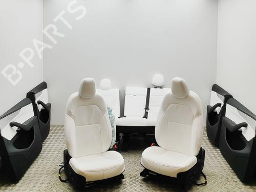 Sæde sæt Sæde sæt TESLA MODEL Y (5YJY) EV (347 hp) 33464844 33464844