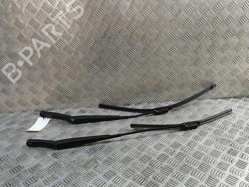 Used Front windshield wiper arm VW PASSAT B7 Variant (365) 1.6 TDI (105 hp) 27295424