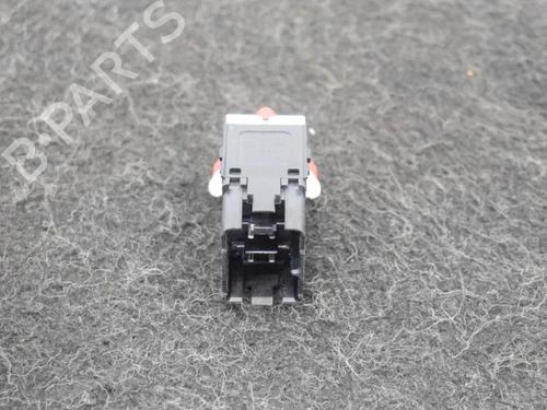 Used Switch Switch VW GOLF V (1K1) 1.4 TSI (122 hp) 6740868 6740868