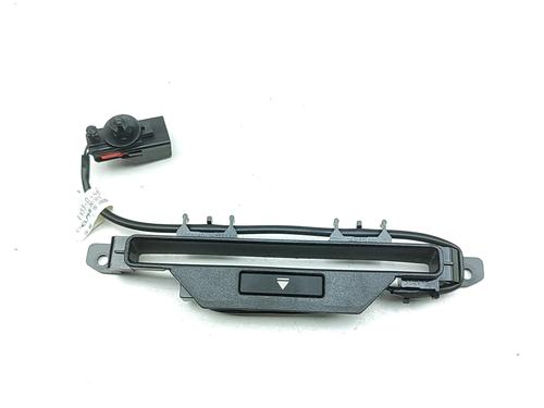 switch-jaguar-f-type-coupe-x152-2013-31859622 main image