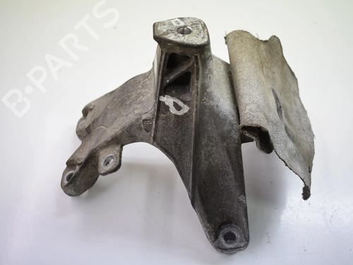 Used Engine mount Engine mount AUDI A4 B8 Avant (8K5) 2.0 TDI (143 hp) 33364734 33364734