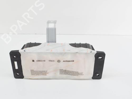 Used Passenger airbag MERCEDES-BENZ GLS (X167) 400 d 4-matic (167.923) (330 hp) 27760647