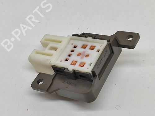 Switch LEXUS IS II (_E2_) 250 (GSE20) | BP24582022I30