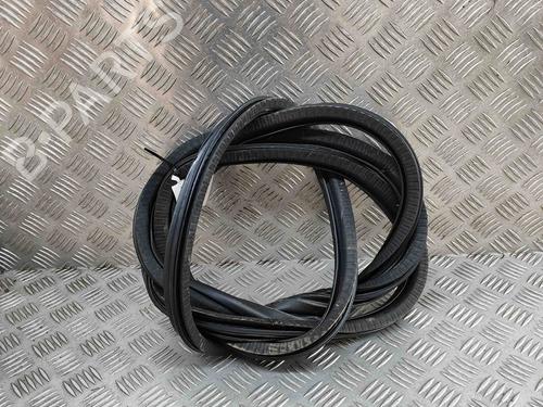 Used Rubber door seal PEUGEOT 5008 II (MC_, MJ_, MR_, M4_) 1.5 BlueHDi 130 (MCYHZJ, MCYHZR, MCYHZX) (131 hp) 28676393