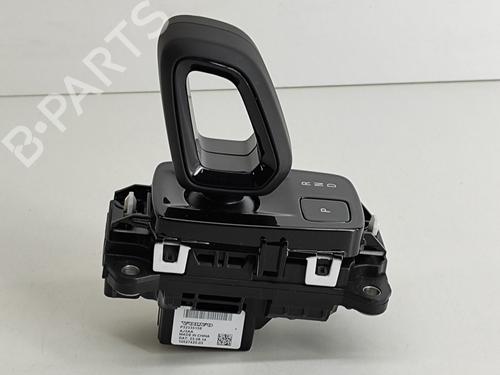Used Gear lever VOLVO XC40 (536) B4 Mild-Hybrid (197 hp) 27770585