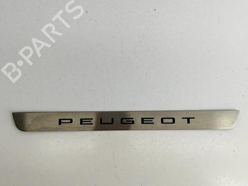 Trinnbrett Trinnbrett PEUGEOT 2008 II (UD_, US_, UY_, UJ_, UR_, UC_) 1.2 Hybrid 136 (URHPYC, USHPY) (136 hp) 28553050 28553050